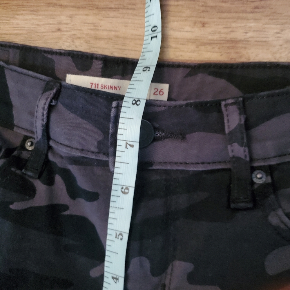 Levi's 711 Size 26 Skinny Black & Gray Camo Cropped Jeans - Picture 7 of 9